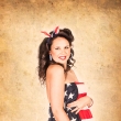 pin-up retro fotografie Praha fotografka Nikol Obrov�, viz�istka Eva Ceralov� pin-up foto
