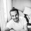 p�nsk� portr�t, focen� mu��, model Martin Sznapka, Praha fotografka Nikol Obrov�