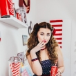 pin-up retro fotografie Praha fotografka Nikol Obrov�, viz�istka Eva Ceralov� pin-up foto